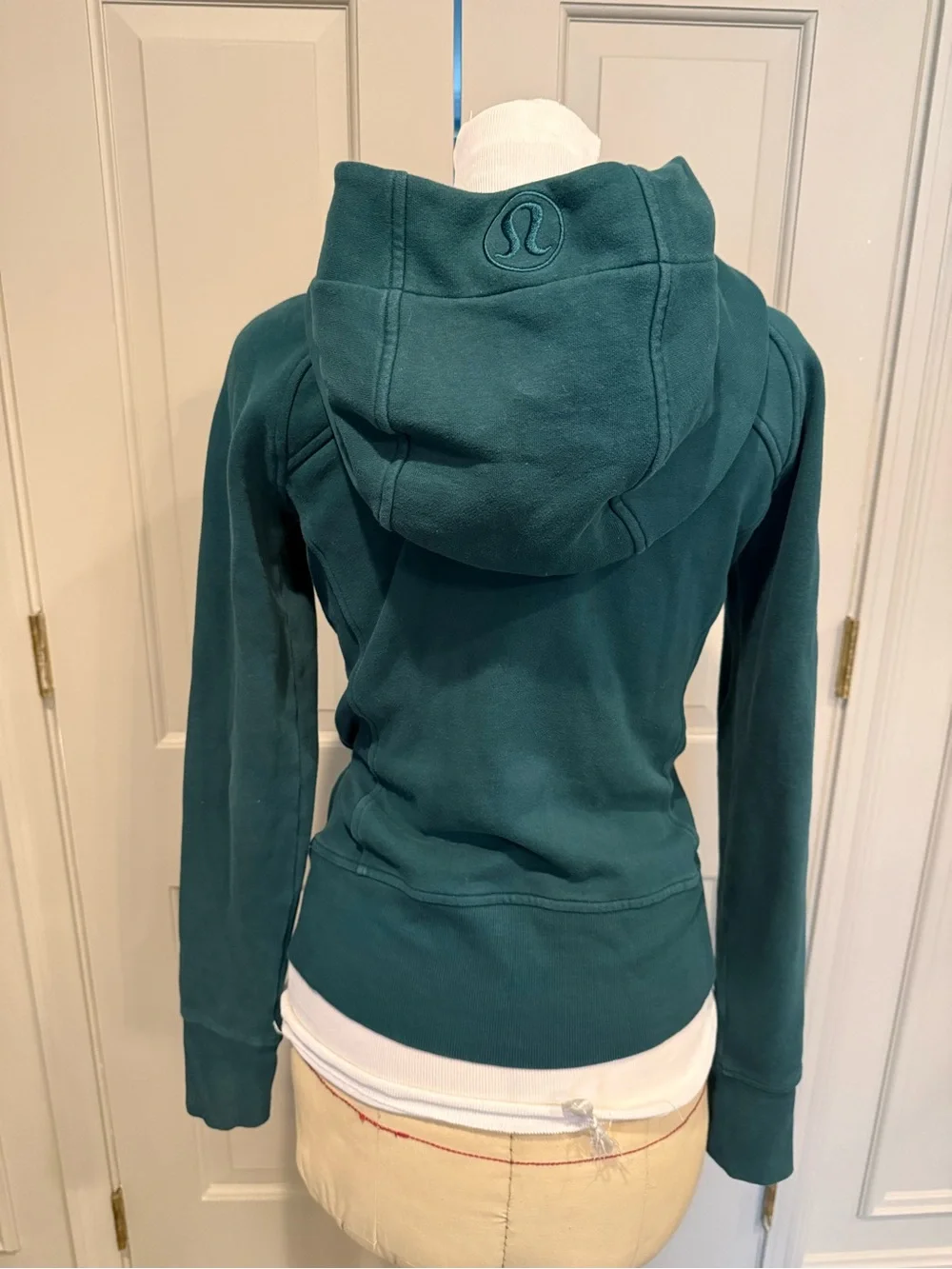 Lululemon Women’s Scuba Teal Green Hoodie Zip Jacket Sz 6